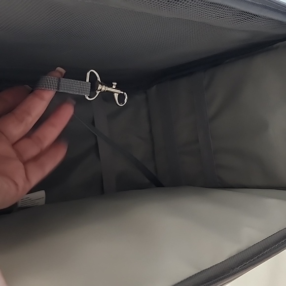 NWOT Petseek 2 in 1 Soft-Sided Airline Approved Backpack Travel Pet Carrier - Picture 9 of 16